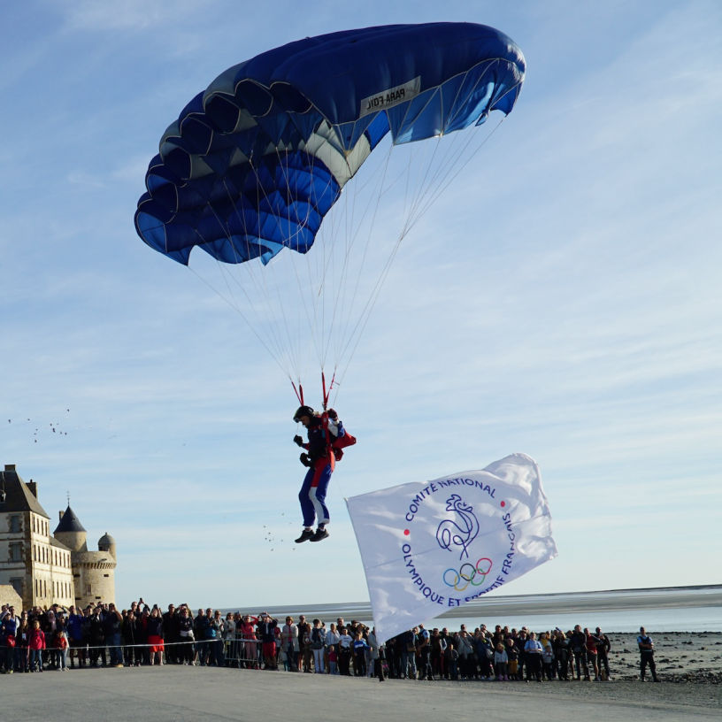 Skydiver Landing Demo Flag
